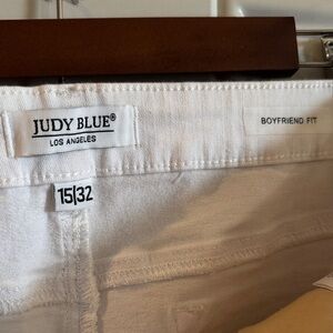 Judy Blue Crisp White Boyfriend Jeans
